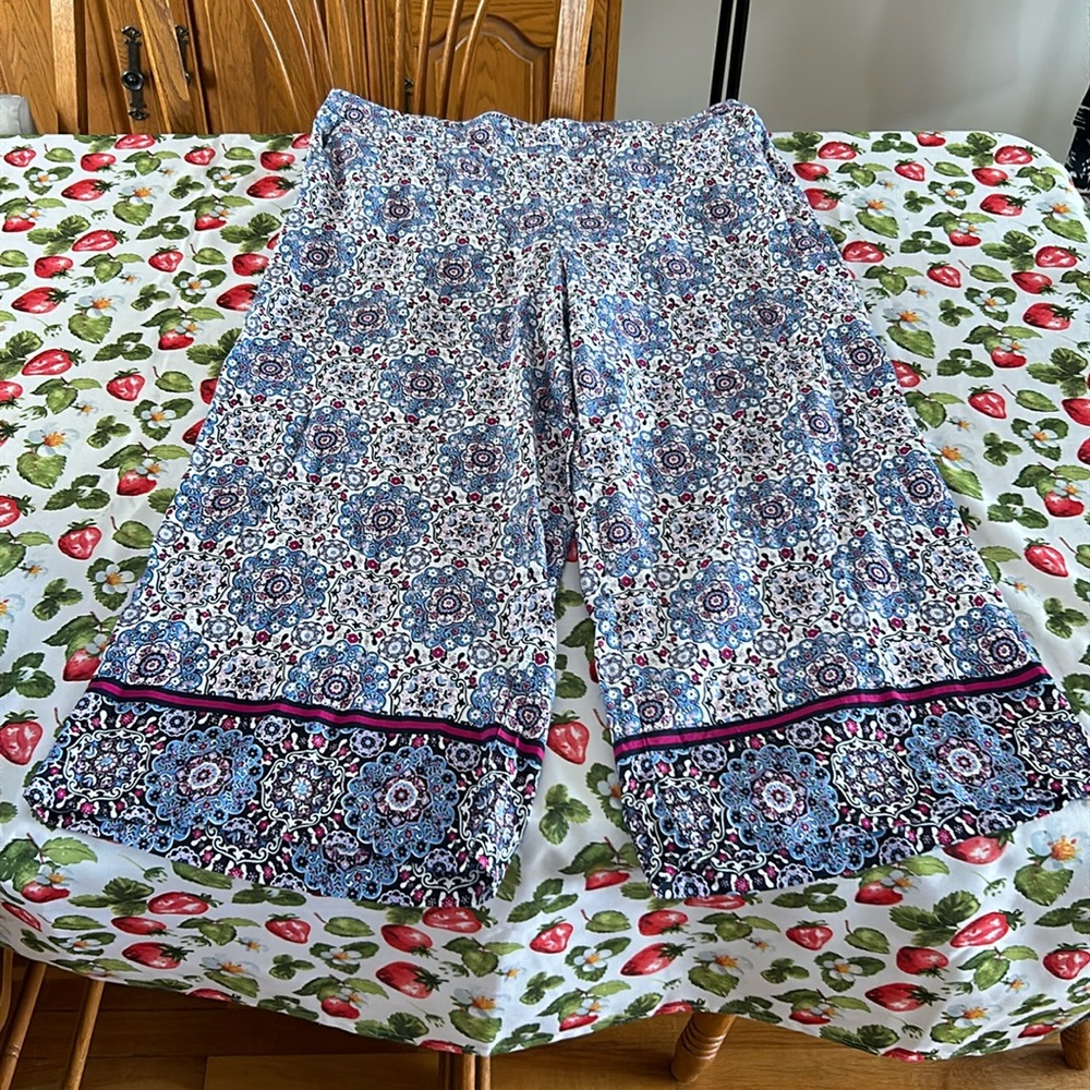 Cute flare pant!